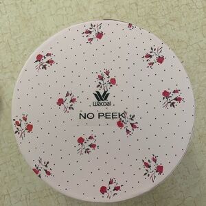 Wacoal NO PEEK concealer cups